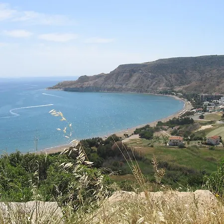 Villa Alonia Villas *